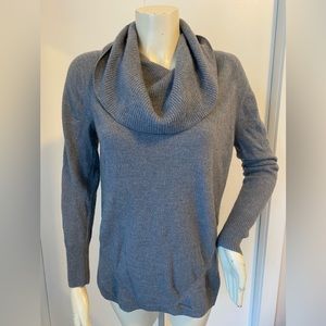 Nicole Miller 100% extra fine merino wool cowl neck sweater-size medium